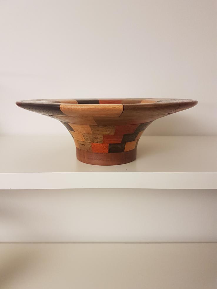 Schüssel aus vier Hölzern Zebrano Nogal Padouk Amarant 