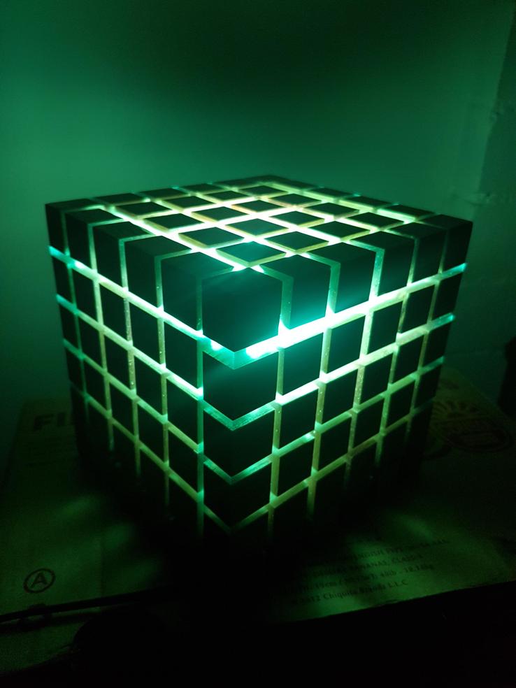 Würfel Lampe Fichte LED Farbig