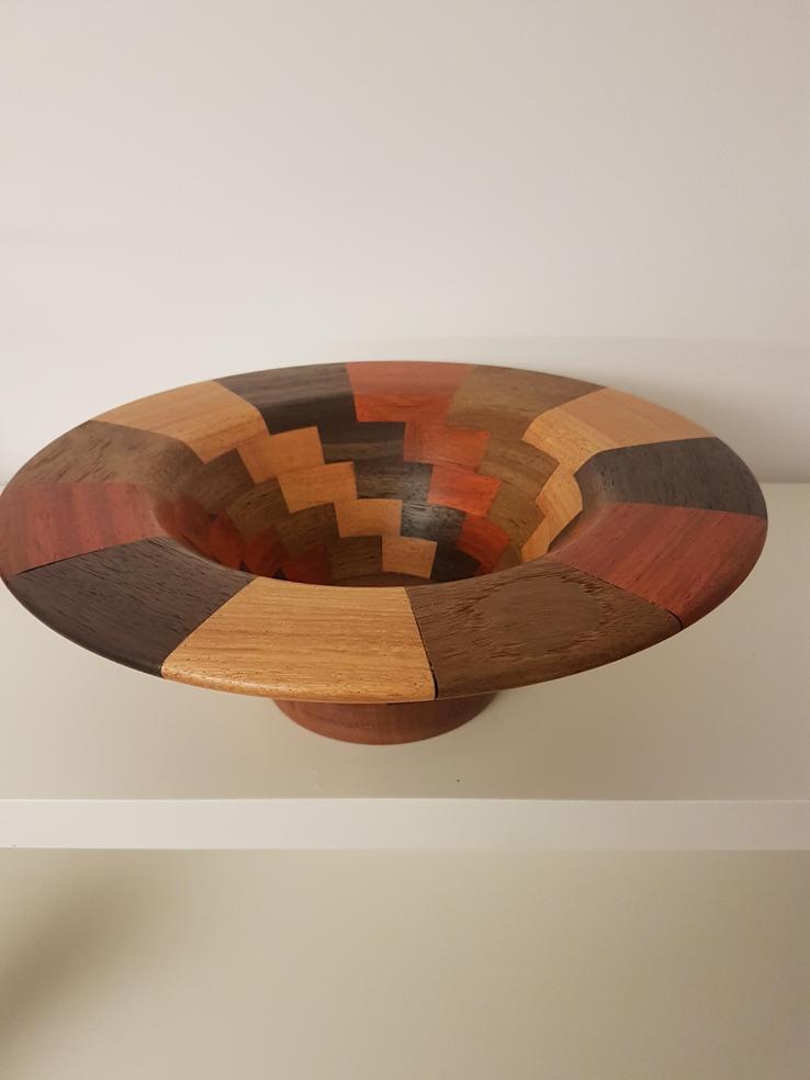 Schüssel aus vier Hölzern Zebrano Nogal Padouk Amarant 