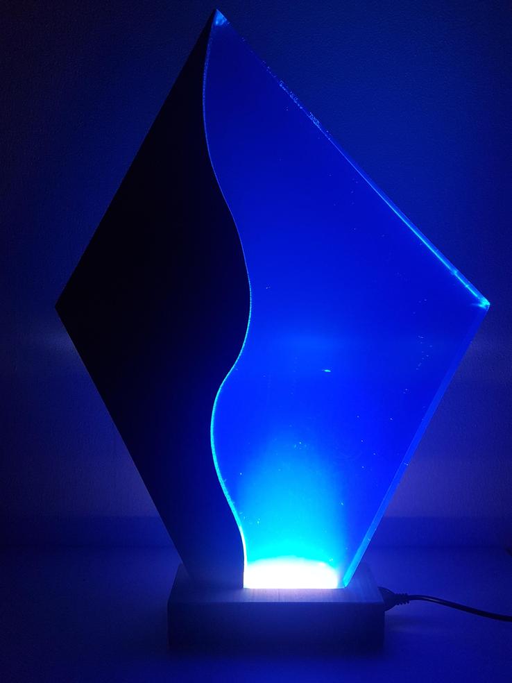 Würfel Lampe Walnuss LED Farbig Epoxidharz