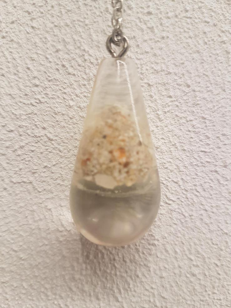 Schmuckanhänger mit der Asche der Liebsten