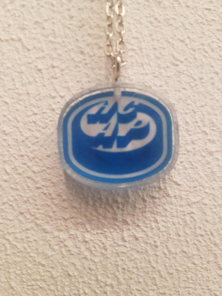 Schmuckanhänger des Lieblingsverein mit Jahrgang